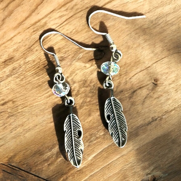 Vintage Boho Feather Drop Earrings - Picture 2 of 7